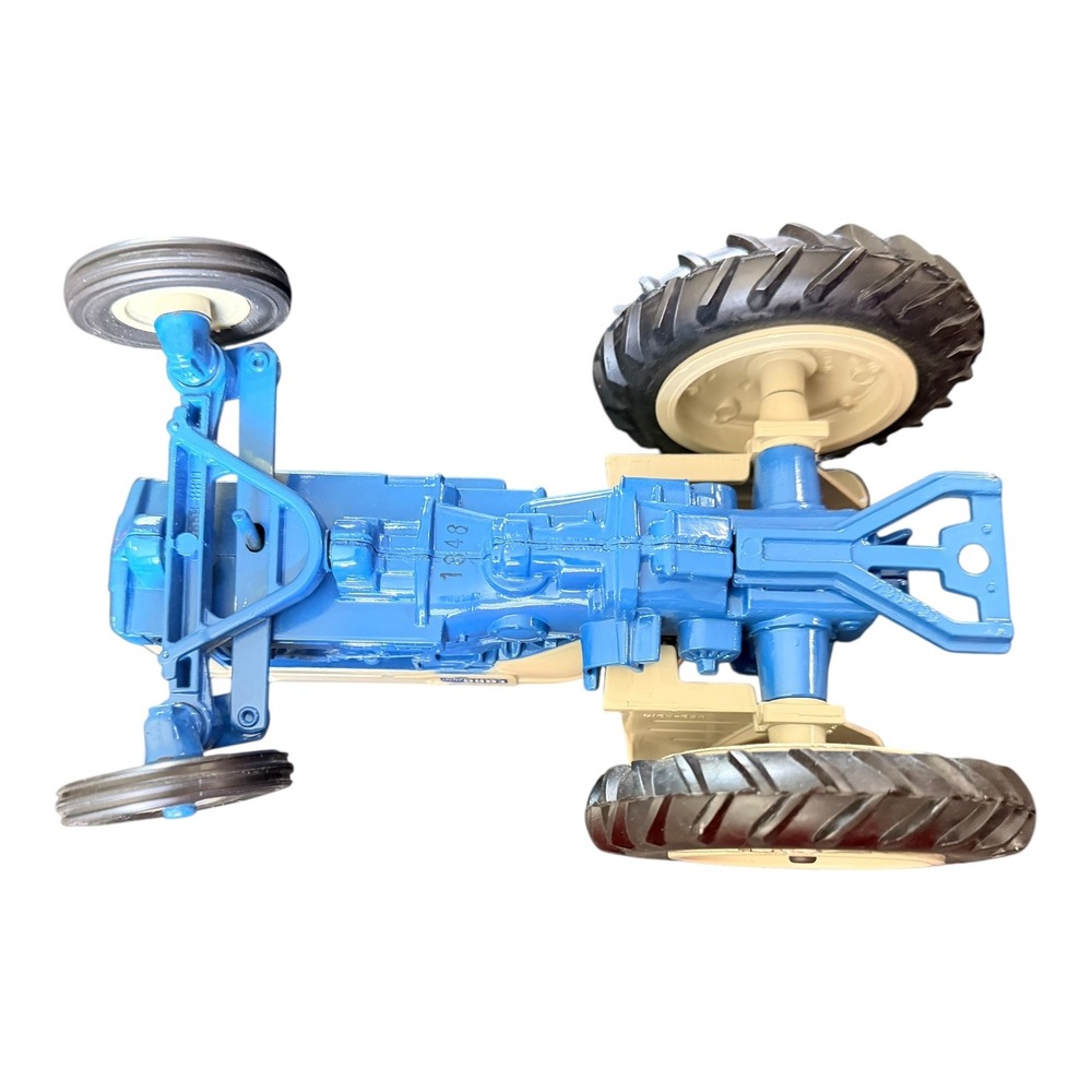 Ertl Ford 5000 Diesel Tractor 1/16 Scale Toy Blue Cream Diecast VTG Farm Good - Picture 8 of 13